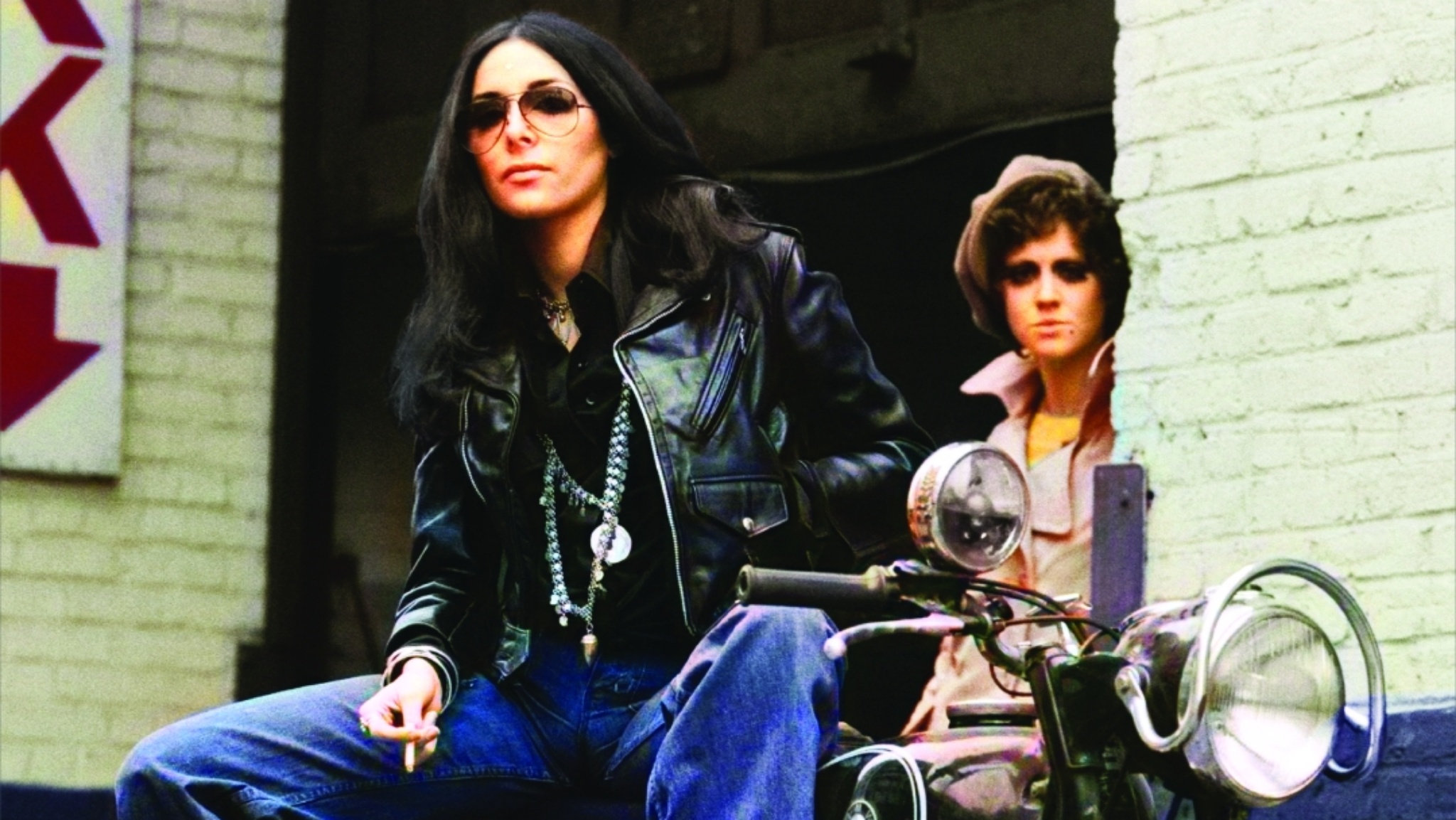 Golden' Girl - Rock and Roll Globe